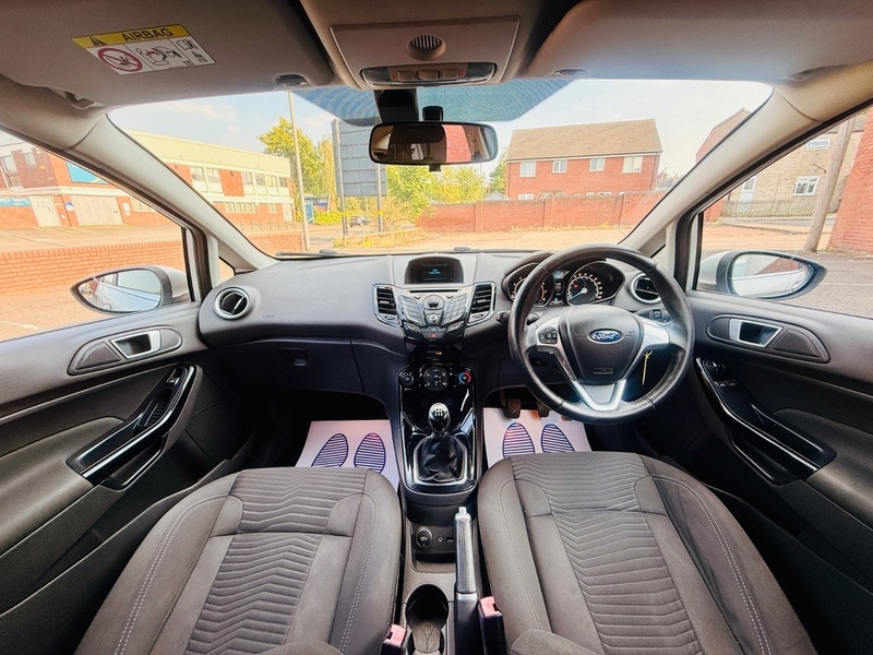 Ford Fiesta Zetec Silver #3