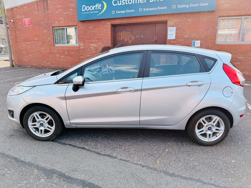Ford Fiesta Zetec Silver #5