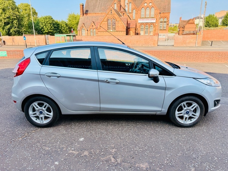 Ford Fiesta Zetec Silver #6