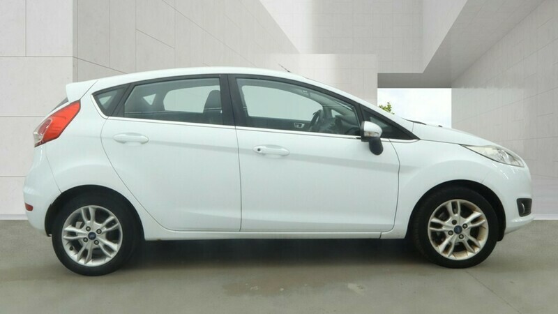 Ford Fiesta Zetec White #4