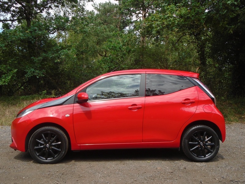 Toyota Aygo Vvt-i X-style FV67UWJ Red #5