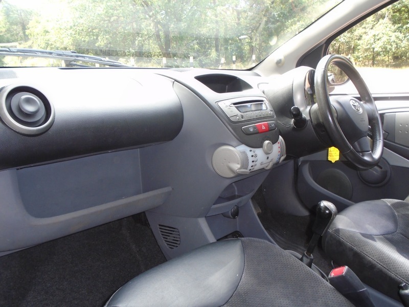 Toyota Aygo 1.0 Vvt-i Ice Hatchback Euro 5 White #22