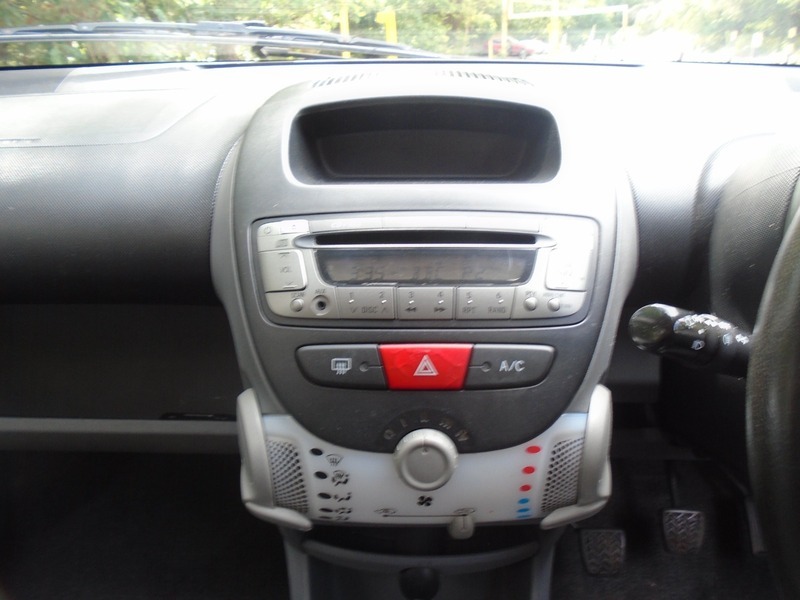 Toyota Aygo 1.0 Vvt-i Ice Hatchback Euro 5 White #28