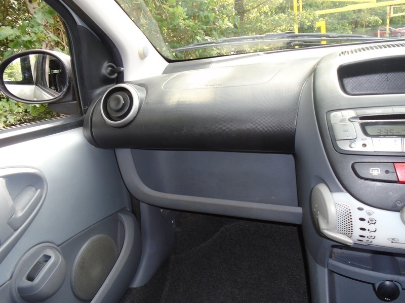 Toyota Aygo 1.0 Vvt-i Ice Hatchback Euro 5 White #24