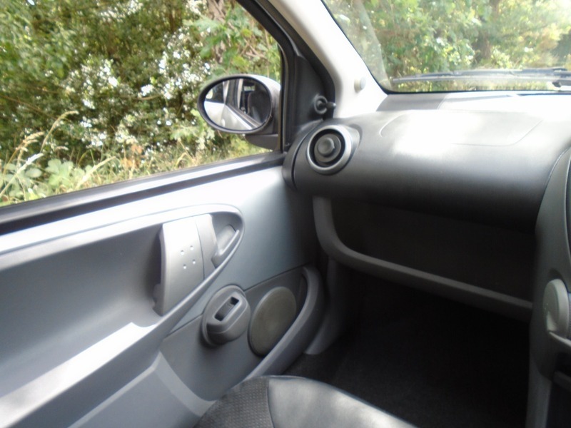 Toyota Aygo 1.0 Vvt-i Ice Hatchback Euro 5 White #25