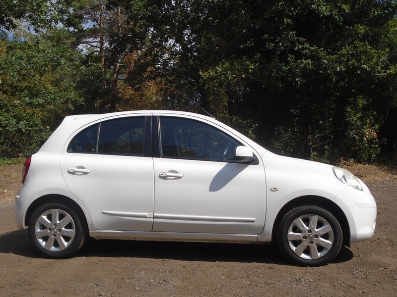 Nissan Micra Acenta White #4