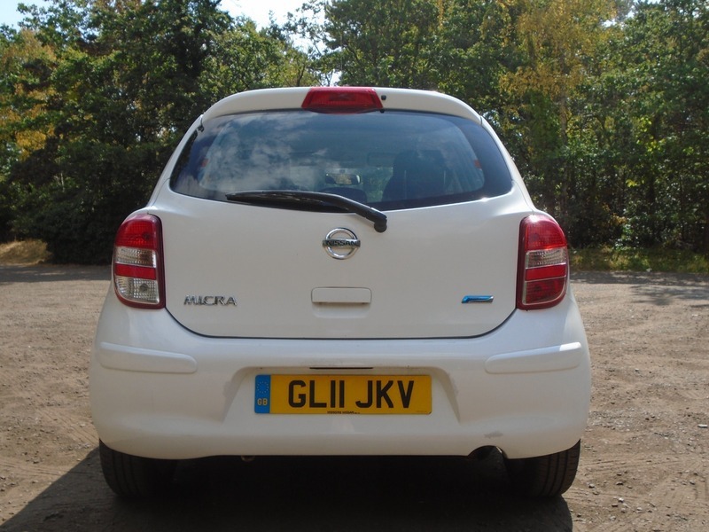 Nissan Micra Acenta White #6