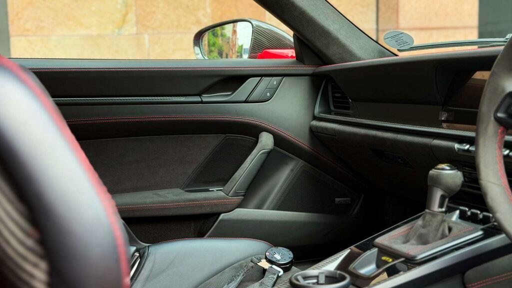 Porsche 911 911 Carrera 4S Black #30