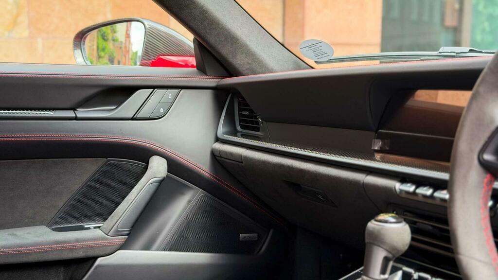 Porsche 911 911 Carrera 4S Black #31