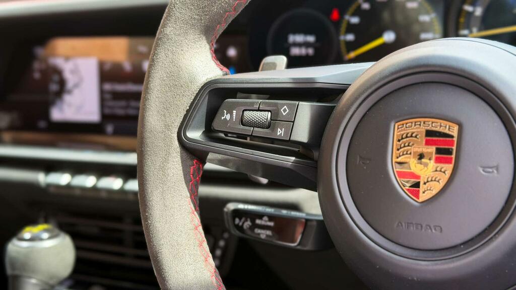 Porsche 911 911 Carrera 4S Black #42