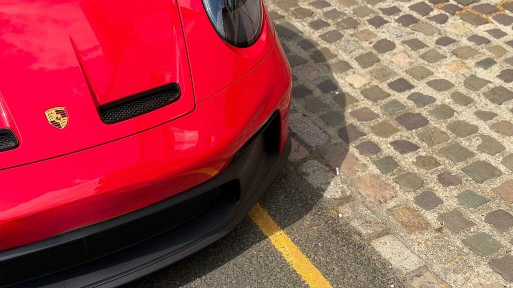 Porsche 911 911 Carrera 4S Black #21
