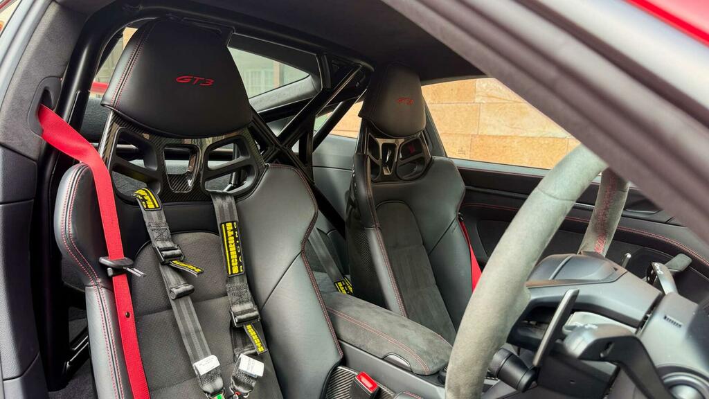 Porsche 911 911 Carrera 4S Black #26