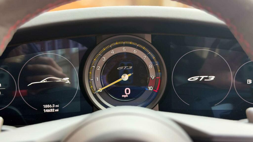 Porsche 911 911 Carrera 4S Black #33