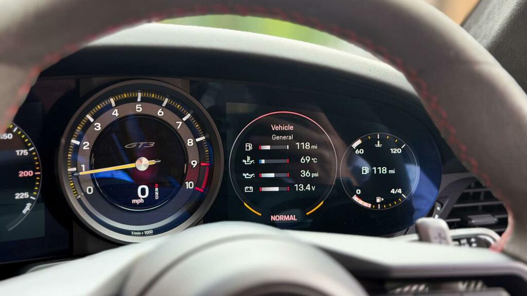 Porsche 911 911 Carrera 4S Black #35