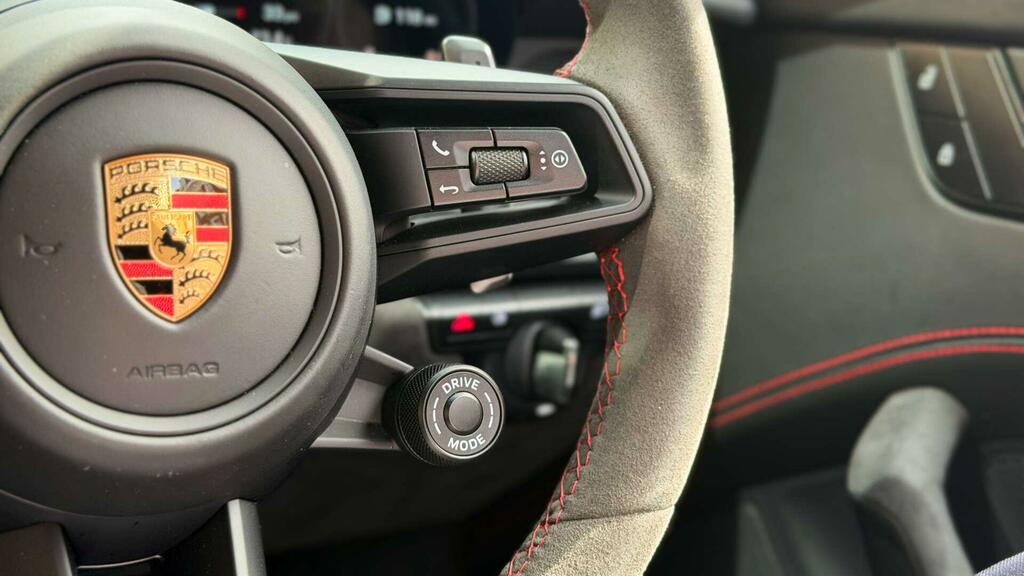 Porsche 911 911 Carrera 4S Black #41