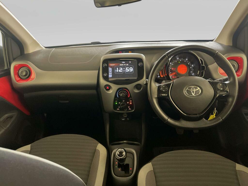 Toyota Aygo 1.0 Vvt-i X-play Hatchback X-shift Euro Red #2