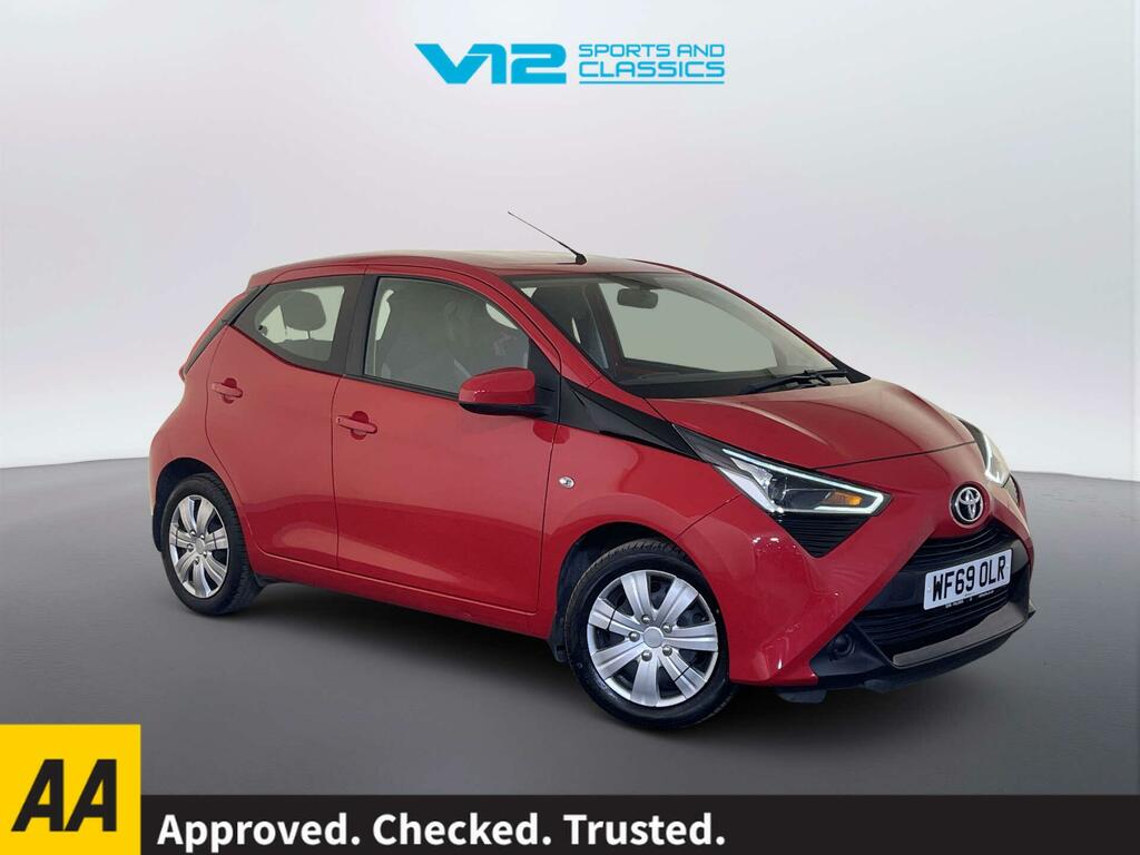 Toyota Aygo 1.0 Vvt-i X-play Hatchback X-shift Euro Red