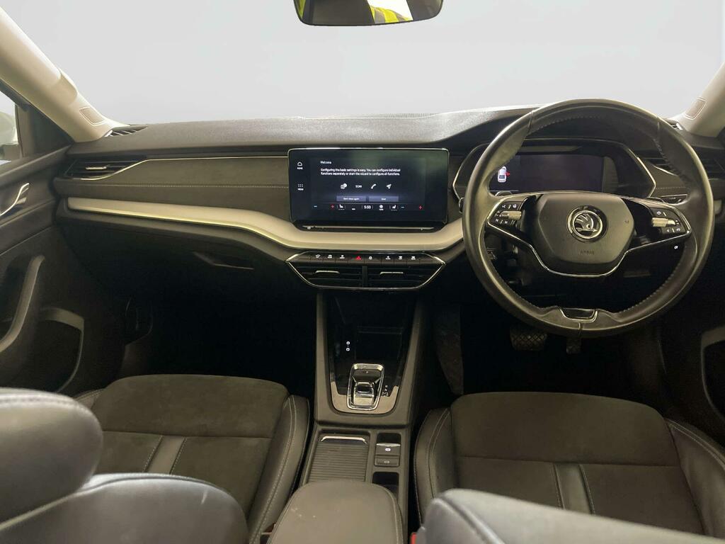 Skoda Octavia 1.5 Tsi E-tec Mhev Se L Hatchback Hybri White #2