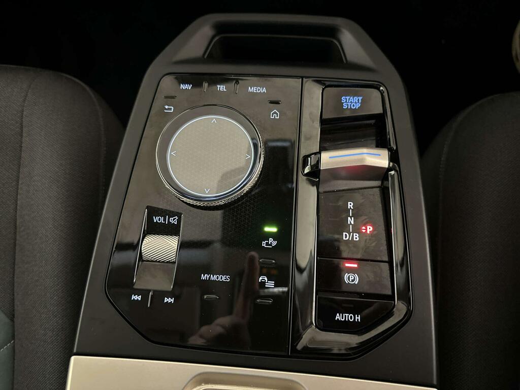 BMW iX 240Kw Xdrive40 M Sport Edition 76.6Kwh White #23