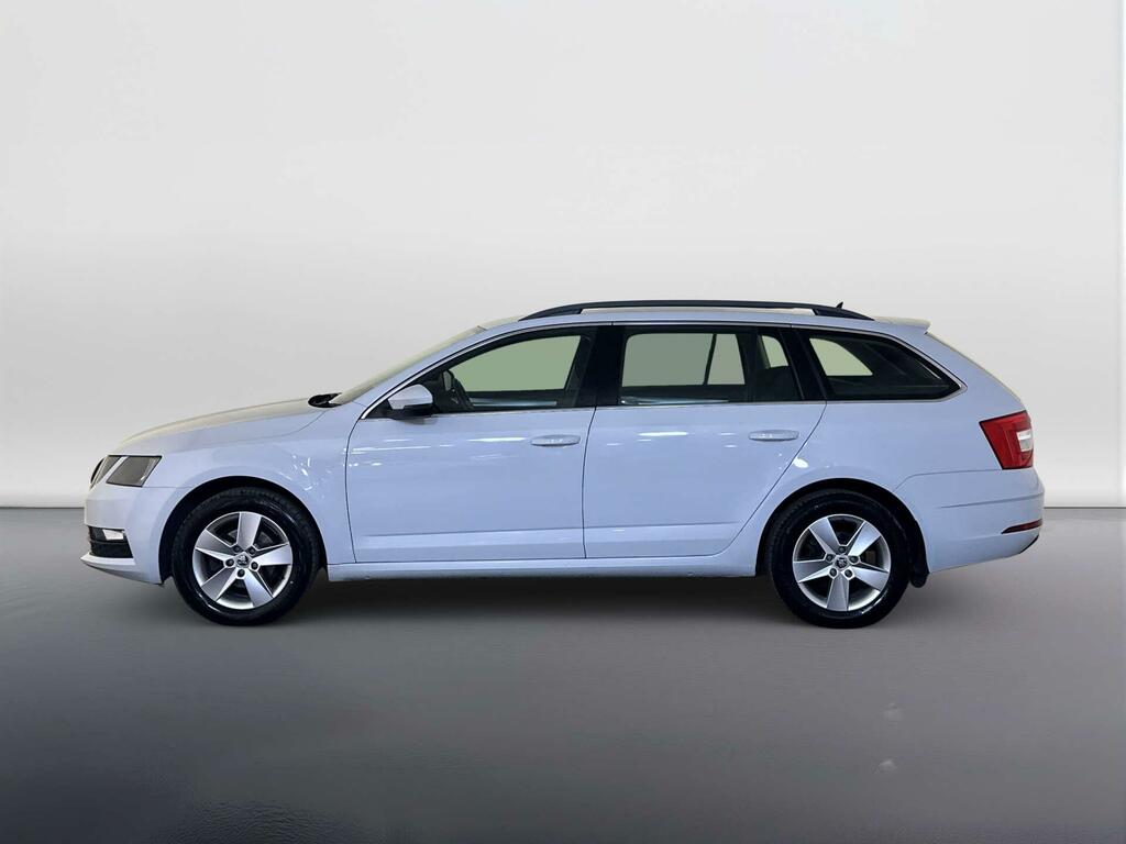 Skoda Octavia 1.6 Tdi Se Technology Estate Eur White #5