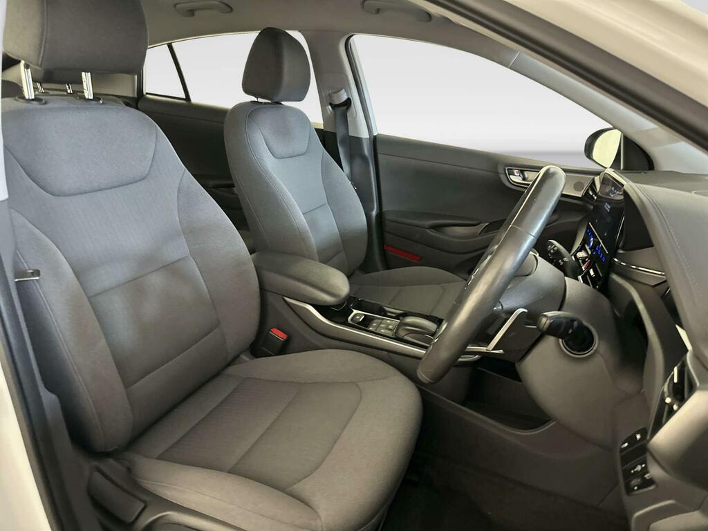 Hyundai Ioniq H-gdi Premium White #11