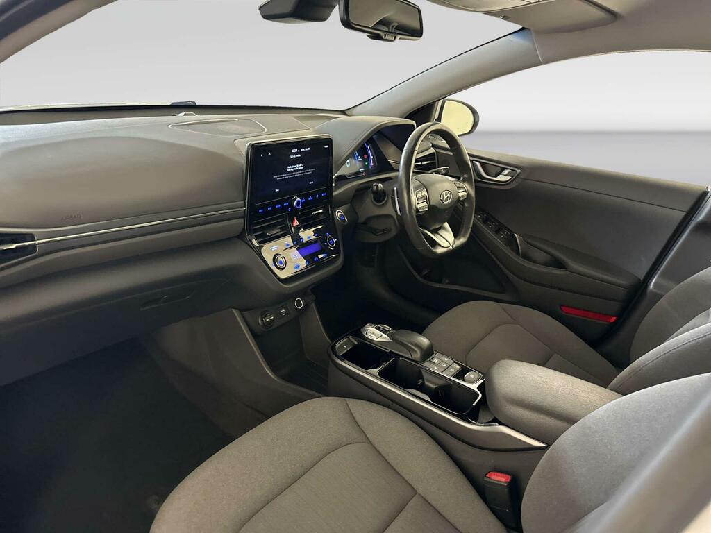 Hyundai Ioniq H-gdi Premium White #10