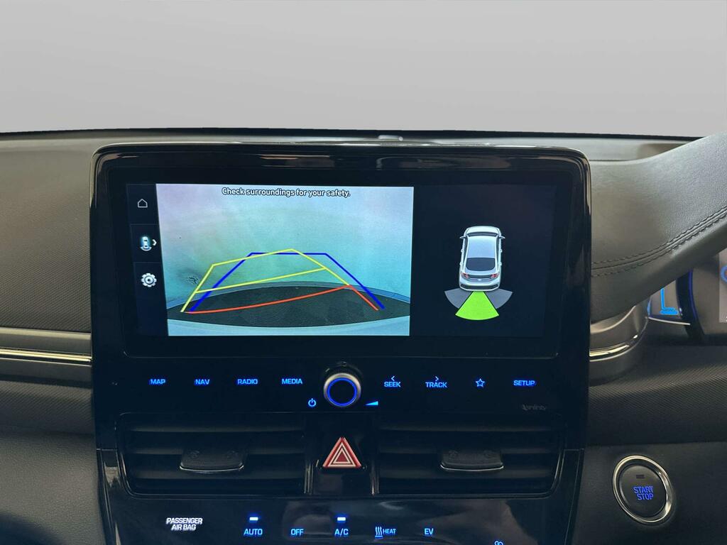 Hyundai Ioniq H-gdi Premium White #22