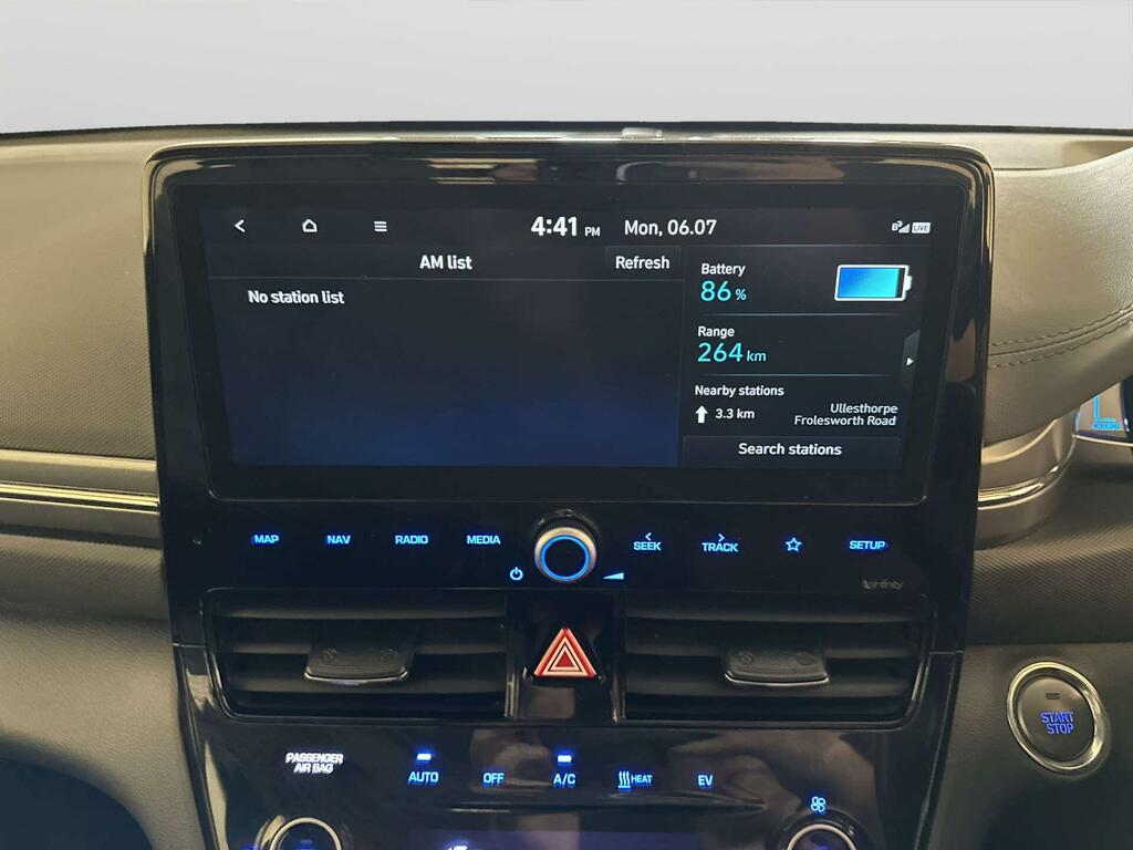 Hyundai Ioniq H-gdi Premium White #21