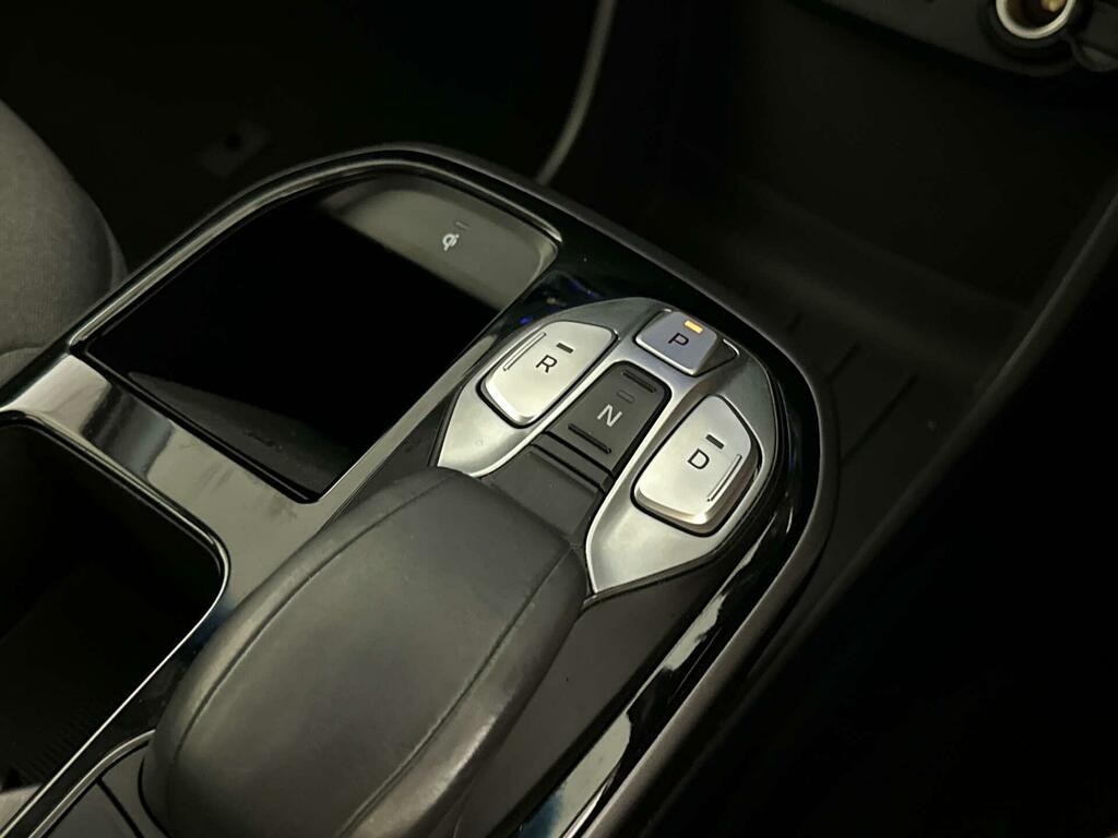 Hyundai Ioniq H-gdi Premium White #24