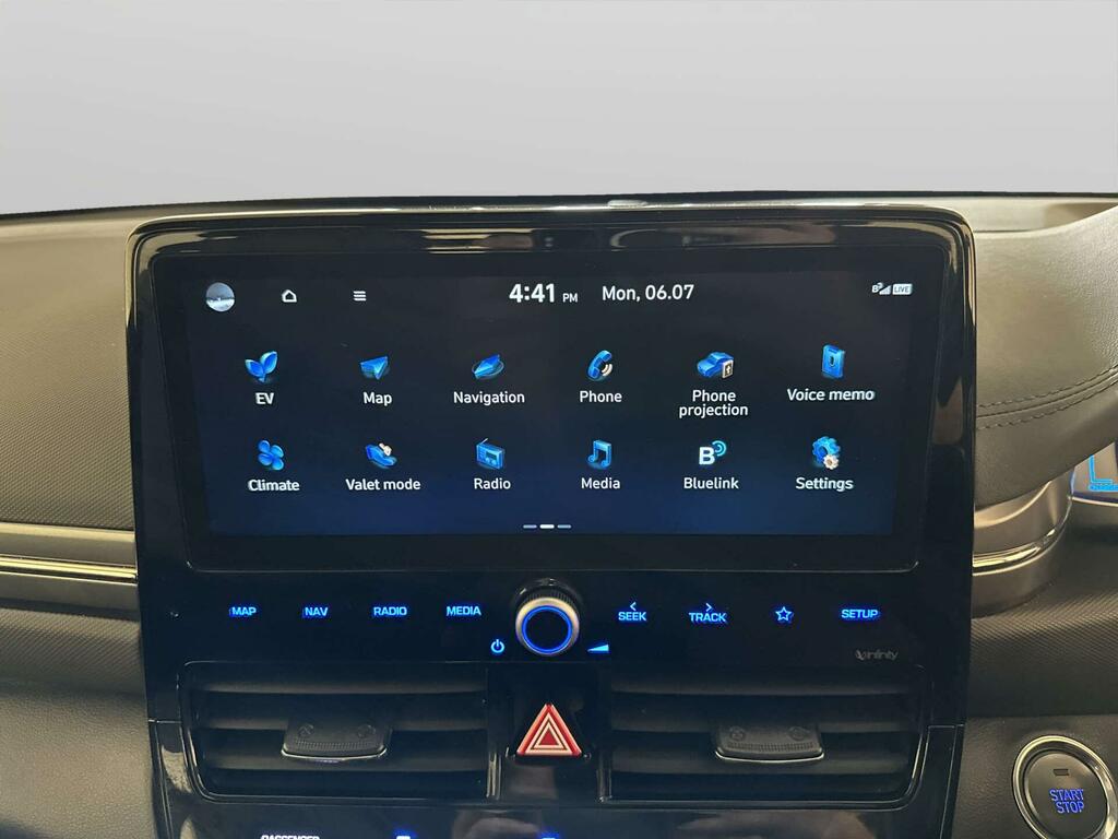 Hyundai Ioniq H-gdi Premium White #19