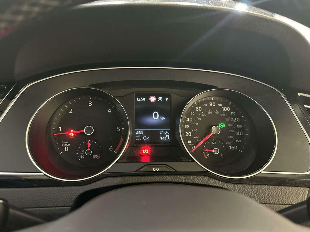Volkswagen Passat Estate Sel 1.5 Tsi 150Ps 7-Speed Dsg Black #17