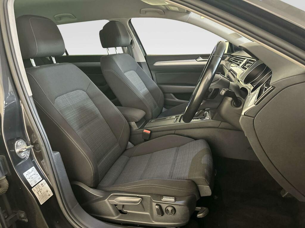 Volkswagen Passat Estate Sel 1.5 Tsi 150Ps 7-Speed Dsg Black #11