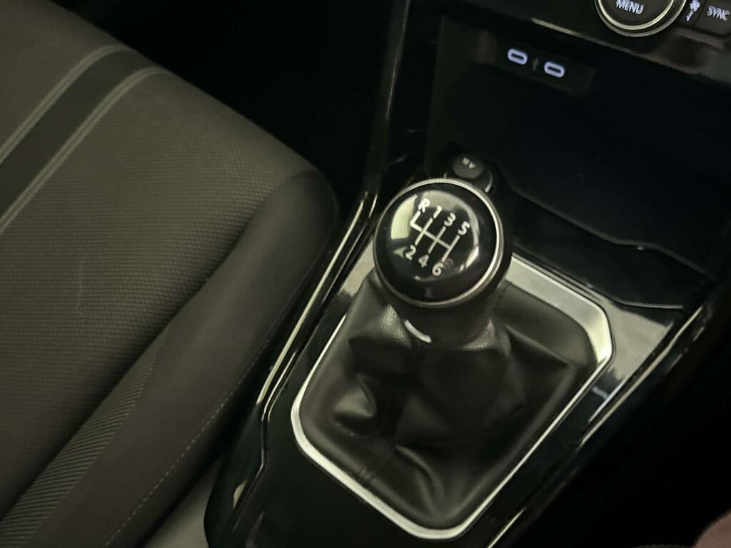 Volkswagen T-Roc R-line 2.0 Tdi 150Ps Evo 7-Speed Dsg Silver #24