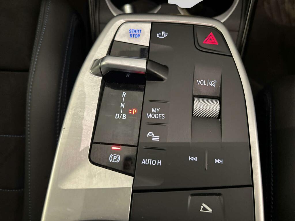 BMW iX1 30 66.5Kwh M Sport Xdrive 11Kw Charger #24