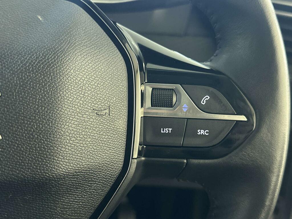 Peugeot e-2008 50Kwh Gt Suv 7Kw Charger 136 Orange #16