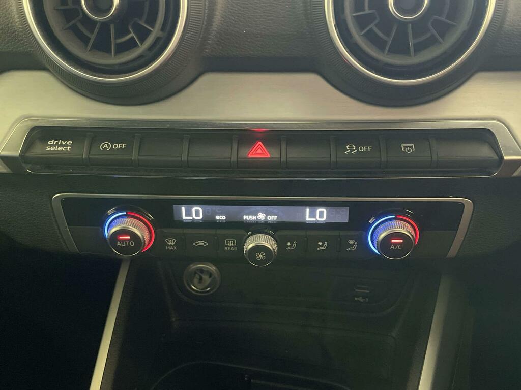 Audi SQ2 2L Null Grey #21