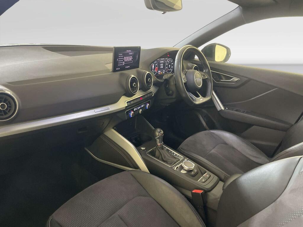 Audi SQ2 2L Null Grey #10