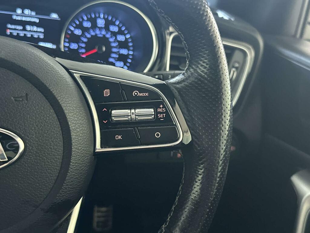 Kia Proceed Gt-line S White #17