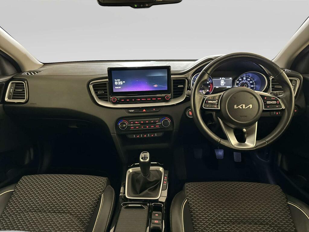 Kia Xceed 1.5 T-gdi 3 Suv Euro 6 Ss 15 DE22LHZ Grey #2