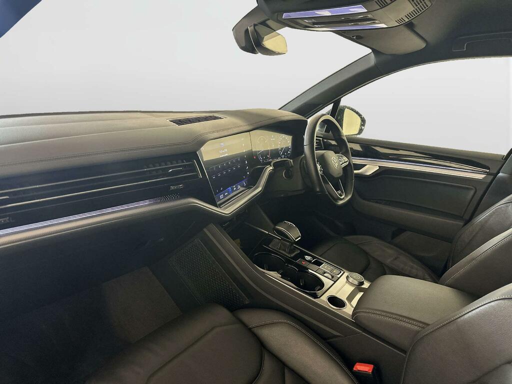 Volkswagen Touareg Estate 3.0 V6 Tdi 4Motion Black Edition Blue #10