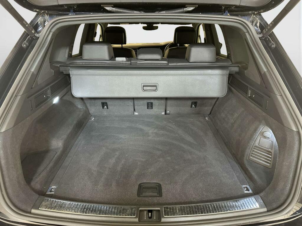 Volkswagen Touareg Estate 3.0 V6 Tdi 4Motion Black Edition Blue #13