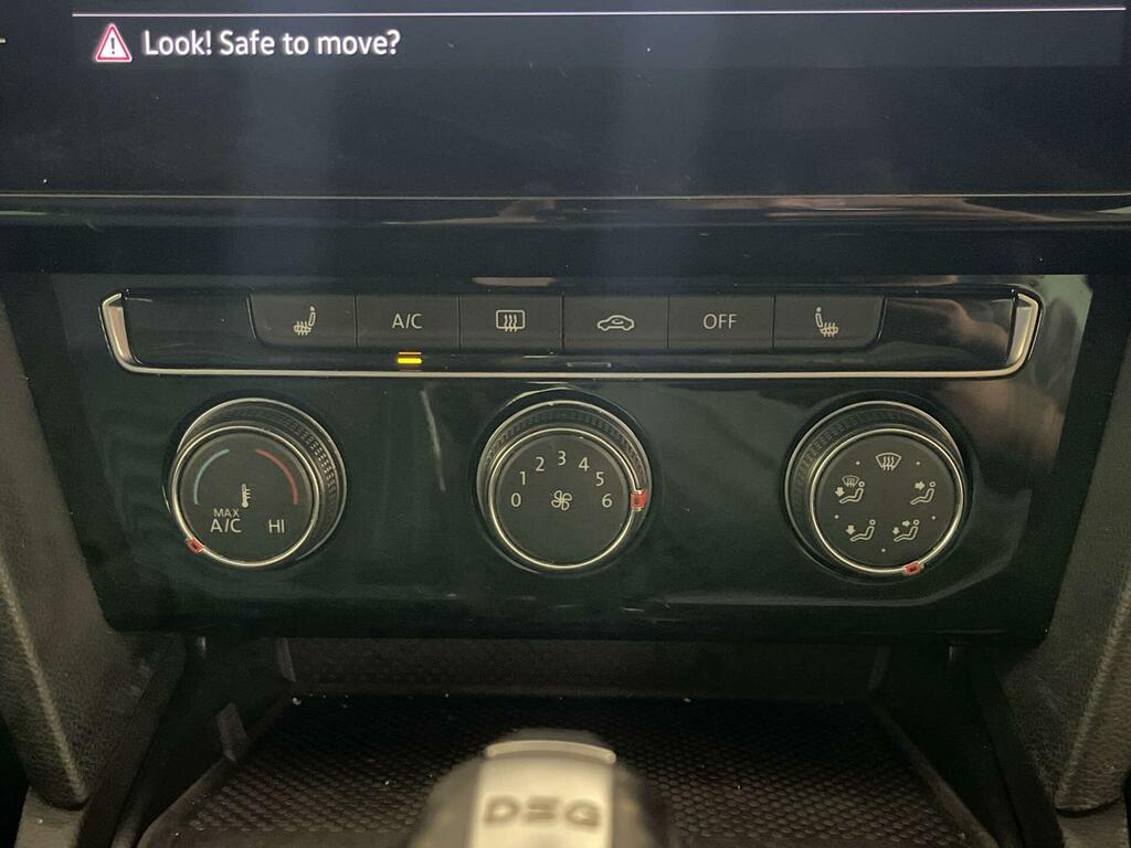 Volkswagen Passat Gte Advance Black #22