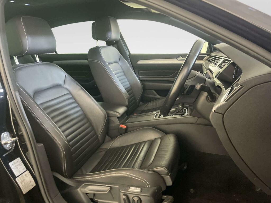 Volkswagen Passat Gte Advance Black #12