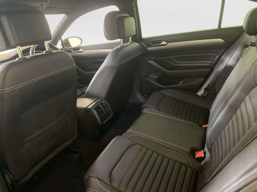 Volkswagen Passat Gte Advance Black #11