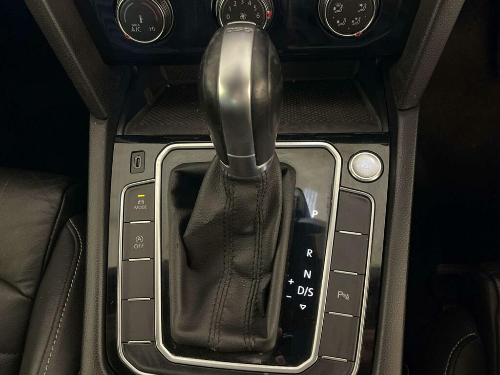 Volkswagen Passat Gte Advance Black #23