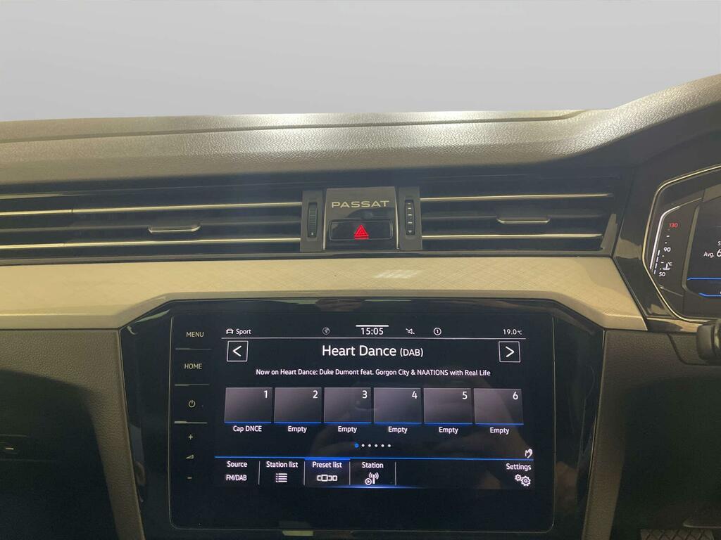 Volkswagen Passat Gte Advance Black #20