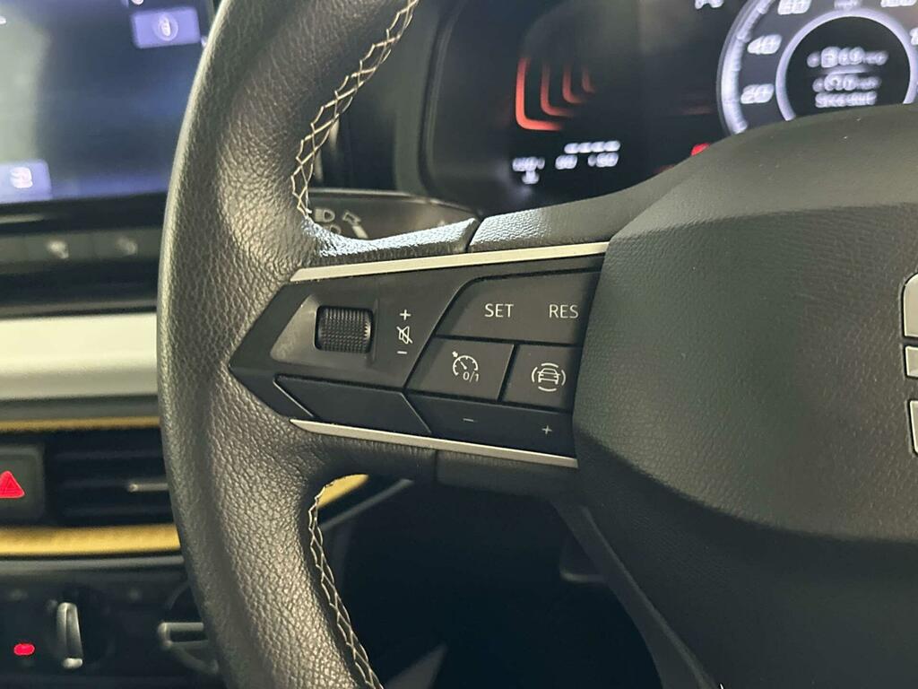 Seat Arona Hatchback Black #16