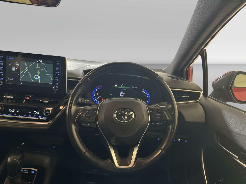 Toyota Corolla Hatchback White #14
