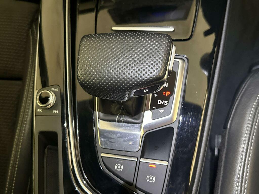 Audi A4 Avant Technik Black #22