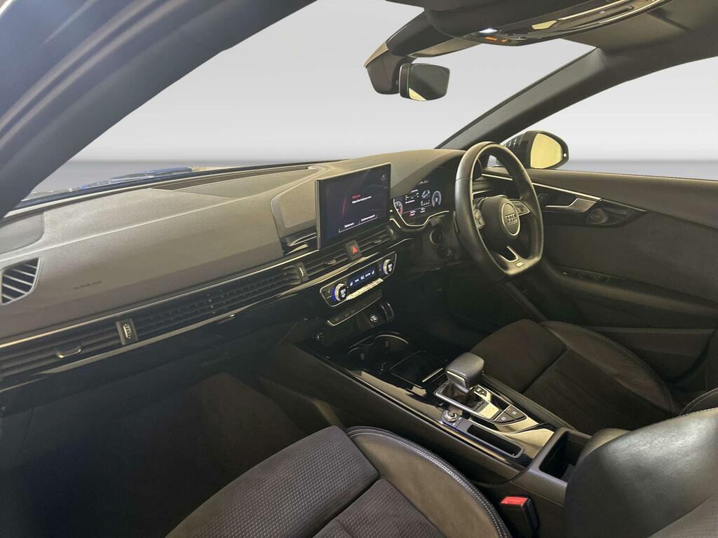 Audi A4 Avant Technik Black #9